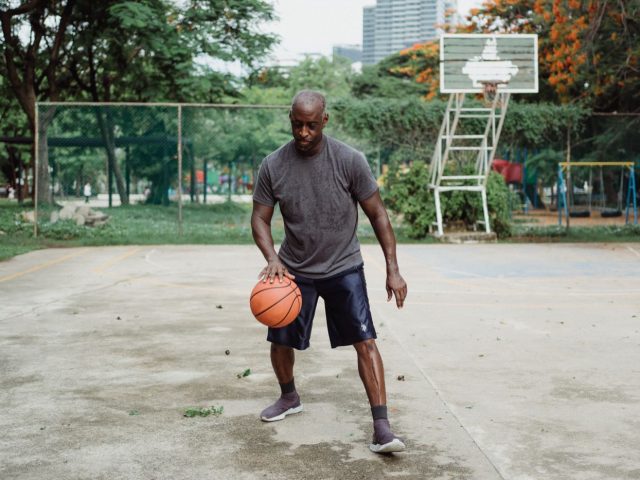 Nike ou Adidas : quelle chaussure pour sauter plus haut