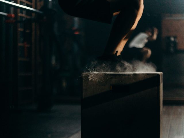 Programme de pliométrie pour débutant à la maison