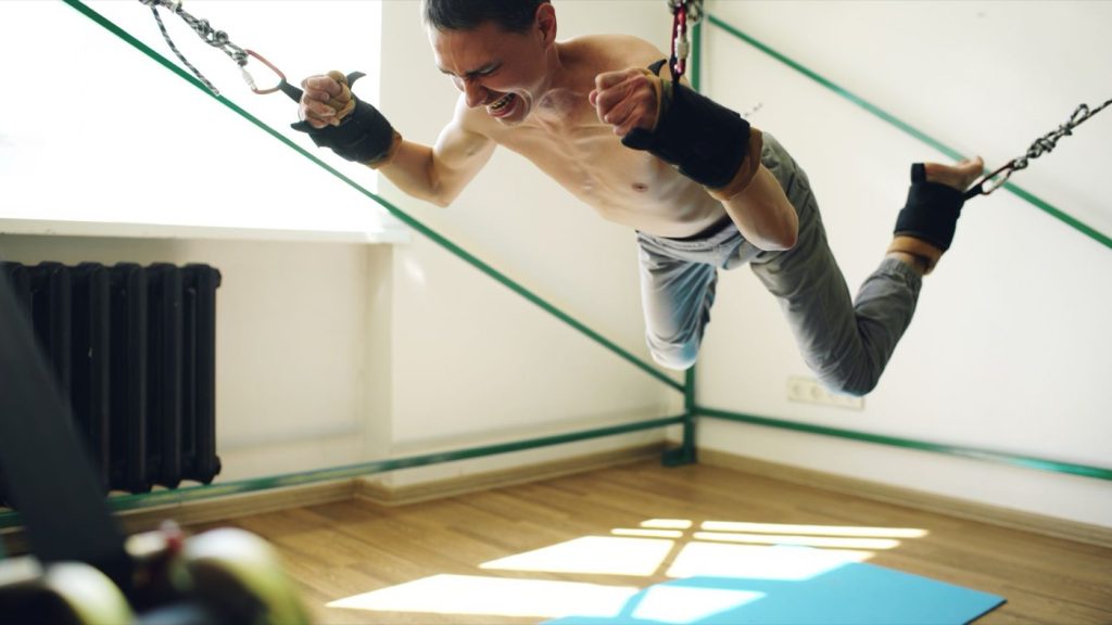 Suspension vs bandes élastiques pour progresser en force