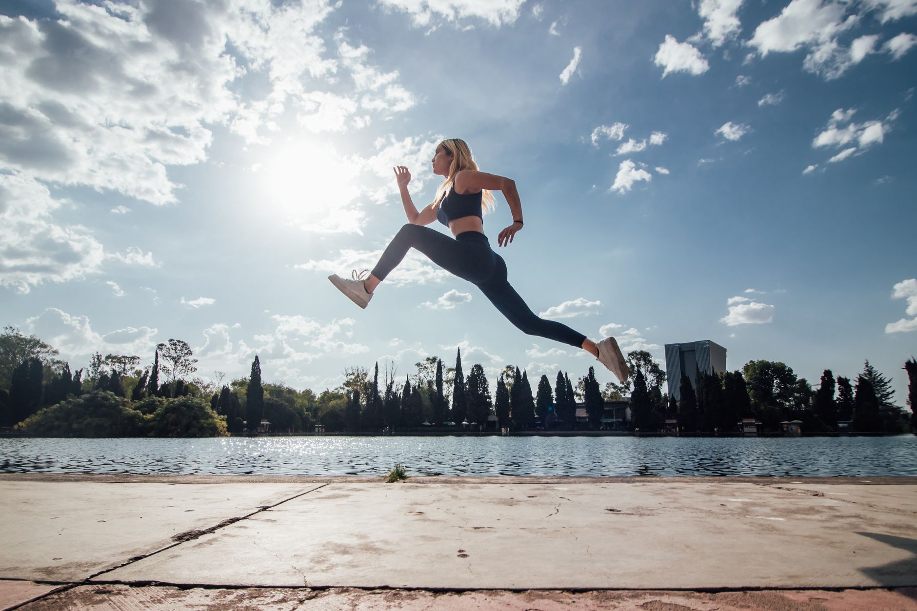 Nike ou Adidas : quelle chaussure pour sauter plus haut